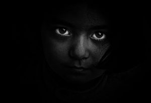 آیا ترس از تاریکی در کودکان طبیعی است؟